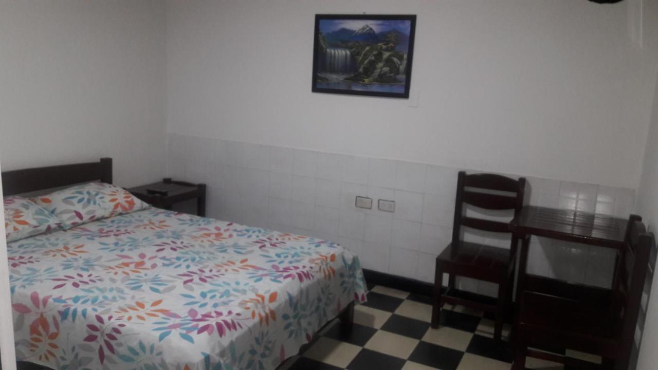 Hospedaje Santa Barbara Buga Luaran gambar