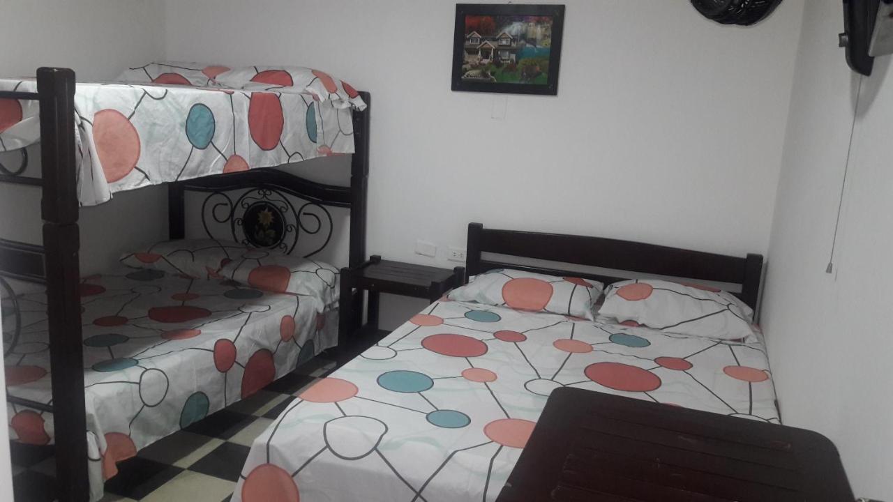 Hospedaje Santa Barbara Buga Luaran gambar